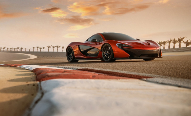 McLaren has released new images of the P1 during a stop in Bahrain during its global tour