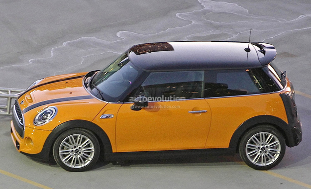 2014 Mini Cooper S side view