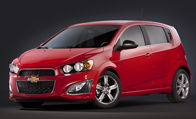 Chevrolet Sonic RS front three-quarter image