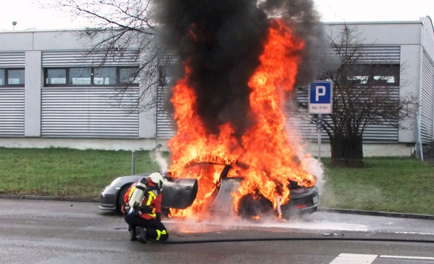 Porsche 911 GT3 on fire