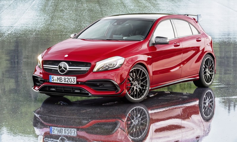 A new mechanical front axle locking differential will supply more traction to the A45 AMG