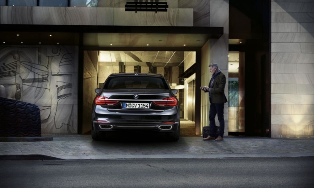 BMW 7 Series now with remote park feature