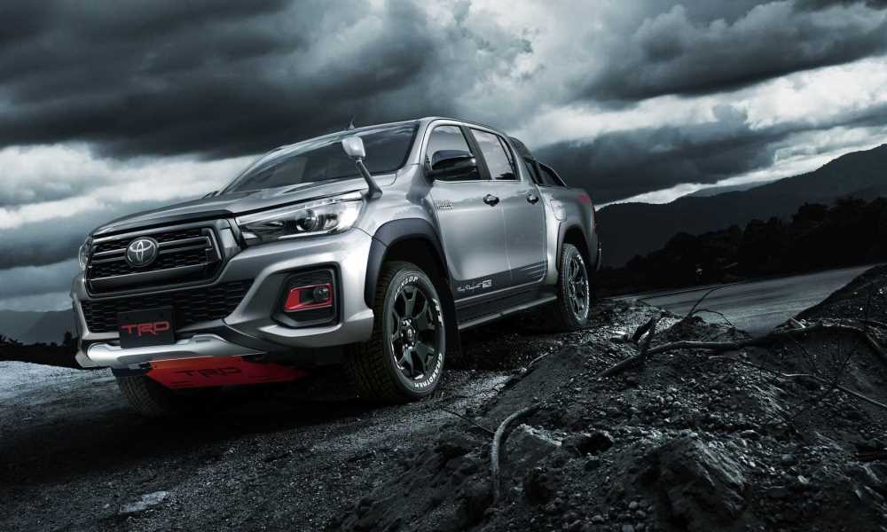 Toyota TRD Hilux Black Rally edition front