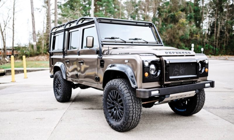 Land Rover Defender 110 restomod tuned to 324 kW! - CAR