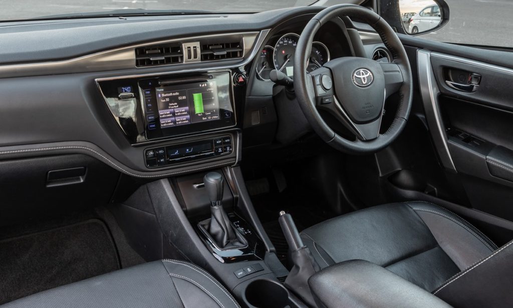 Toyota Corolla Quest Exclusive interior