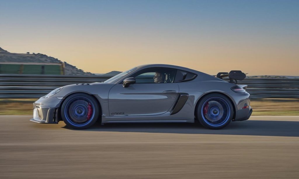 Porsche 718 Cayman GT4 RS unveiled as track-focused sportscar